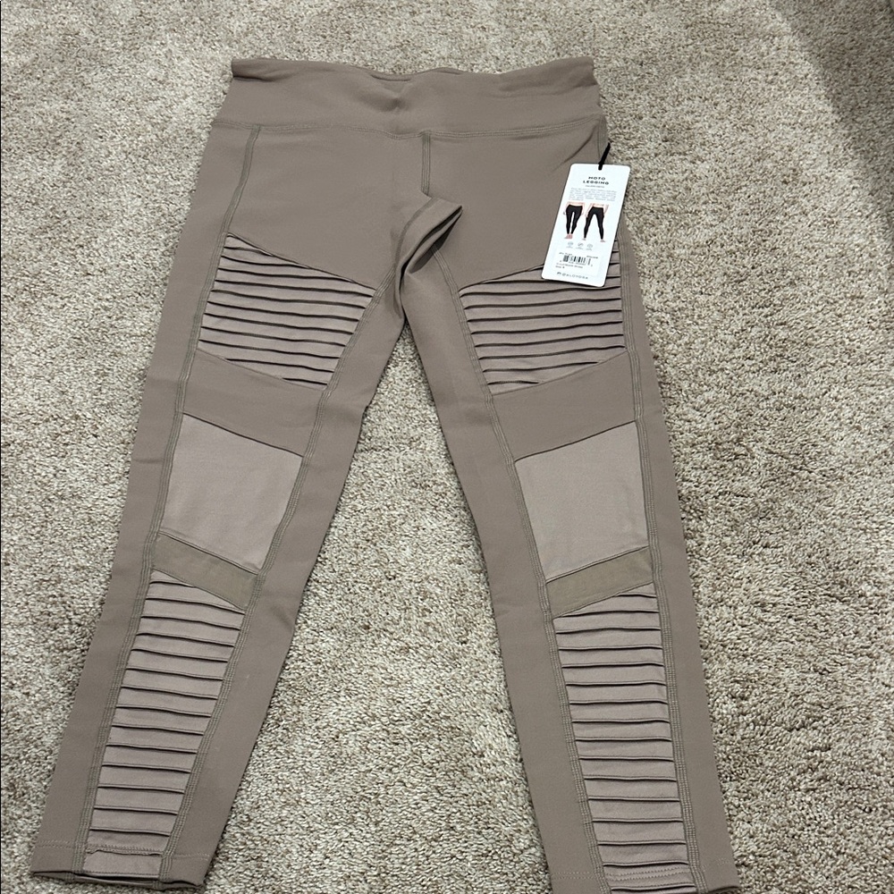 ALO Yoga Moto Leggings in Taupe
